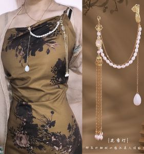 Elegant Traditional Chinese Style Cheongsam Brooch Pin Womens Fashion Accessory Tassel Pressing in Lapel Hanging Ornament
