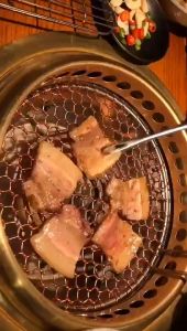 Round Stainless Steel BBQ Grill Roast Mesh Net Non-stick Baking Pan with Handle304 Stainless Steel Korean Barbecue Grill With Handle Barbecue Baking Pan