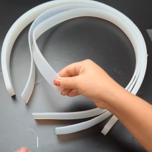 แผ่นซิลิโคนทนความร้อน แผ่นรองกันลื่น แผ่นรองกันร้อน งานซีลขอบ งานรองรีด ยางเครื่องแว็คค่ำ ความหนา 0.5 - 12 มิล ขนาด 25 มิล x 1 เมตร Silicone rubber