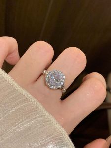 Luxurious Open Ring with Starlight Zircon for Women Korean Style Fashion Jewelry Fresh out New Design Flower Handheld Ring