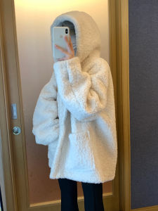 เสื้อโค้ทขนแกะสีขาวยาวปานกลางสำหรับผู้หญิง ฤดูใบไม้ร่วง/ฤดูหนาว 2025 แจ็คเก็ตขนสัตว์แบบลำลองสไตล์เกาหลีใหม่