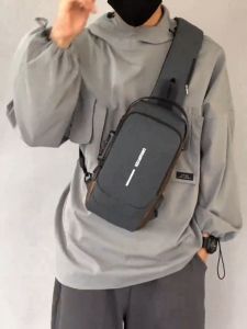 กระเป๋าสะพายไหล่อเนกประสงค์ กระเป๋าคาดลำตัวกันน้ำ กระเป๋าทำความสะอาดสำหรับผู้ชาย