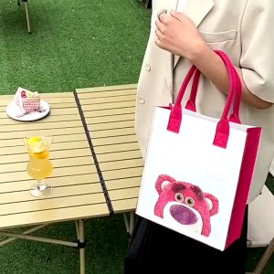 กระเป๋าผ้า กระเป๋าถือ bag กระเป๋าแฟชั่น กระเป๋าใส่กระดาษA4ได้ อยู่ทรงสวย(วัสดุที่เป็นมิตรกับสิ่งแวดล้อม)