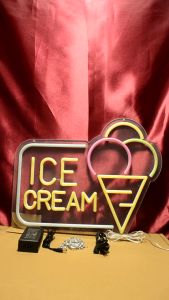ป้ายไฟ LED วิ่ง Ice Cream อะคริลิกแข็งแรง ทนทาน สำหรับร้านไอศครีม พร้อมปลั๊ก 2 พิน