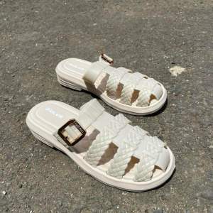Sandal 676 - sandal selop karet wanita dewasa terbaru - sendal wanita terbaru - sandal karet cewek