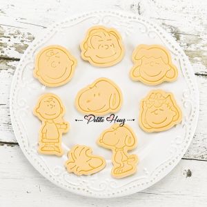 [Petite Houz] 8pcs/Set Cookies Cutter Pokemon Ultraman Mario Snoopy Cartoon Cute DIY 3D Mould Fondant Cake Cartoon Tool