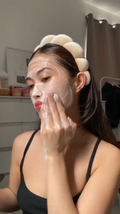 ANUA Heartleaf Quercetinol™ Pore Deep Cleansing Foam Cleanser Peeling Gel