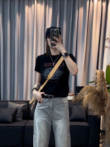 เสื้อยืดแขนสั้นผู้หญิงคอตตอนสีดำสไตล์ย้อนยุคสไตล์สตรีทแฟชั่นฤดูร้อน ทรงหลวม ปกติ คอกลม แขนสั้น ผ้าฝ้ายแท้