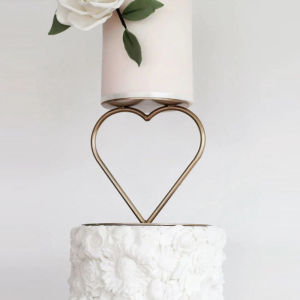 Gold Heart Metal Floating Cake Stand for Wedding Birthday Valentines Day Decorative Cake