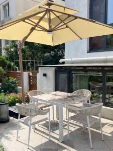 Sinlege | Waterproof UV-Resistant Outdoor Rattan Chair Set