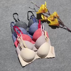 Áo Ngực Nữ Su Đúc Không Gọng Kẻ Ô Vuông Cực Xinh You&Me Bra - Y003