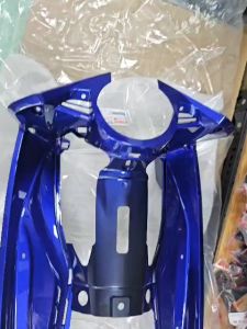 Yếm khoá lớn màu vàng exciter 135 chính hãng Yamaha Việt Nam