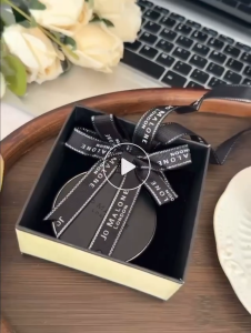 Jo Malone Car perfume Gift Set ，Scent To Go  Car fragrance，Solid Perfume & Vent Clip ，English pear & Freesia - 30g