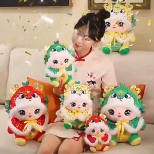 จัดส่งจากกรุงเทพ 2025 มาสคอตปีงู ตุ๊กตาปีใหม่ ของขวัญปีใหม่ สำหรับเด็ก ๆ