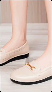 KD โกดังไทย รองเท้าคัชชูหนังนิ่มหัวมนส้นตึก 4 สี ประดับคาดสีทอง