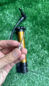 ที่สูบลม ที่สูบลมพร้อมเข็ม อเนกประสงค์ เหมาะกับลูกบอล จักรยาน ขนาดพกพา เบา สูง21CM ตรงปก ราคาถูก