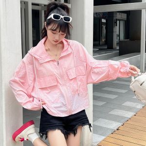 Lightweight Summer New Womens Outdoor Casual Loose Design Hat Sun Protection Clothes with Pockets Short Sporty Style Top