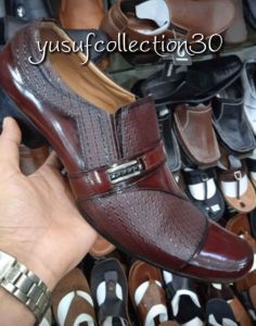 SEPATU MODEL PANTOFEL UNTUK PRIA DEWASA