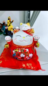 กระปุกออมสิน แมวกวัก ขนาด 10นิ้ว แมวกวักเซรามิก แมวกวักสไตล์ญี่ปุ่น ของตกแต่ง ของขวัญ (แถมเบาะรอง)