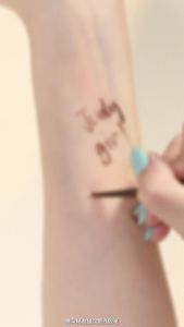 Judydoll Ultra Fine Eyeliner Slim Gel Smooth Waterproof Smudge-proof Long-lasting Brown Precision
