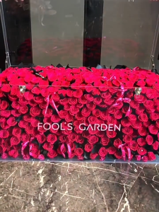 [Versi yang disesuaikan] Romantisme ornamen kotak bunga koper mawar raksasa dengan 300 mawar