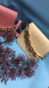 TAS IMPOR PREMIUM LAZIKA - RANTAI EMAS Slingbag Wanita Import Bahan Premium