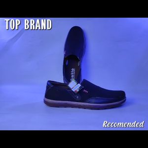 Sepatu Pria Sneakers Keren Casual Elegan Murah SKPBK02