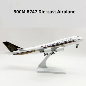747 Airplanes Model 30CM Resin 1/240 Scale Aircraft Singapore Airlines B747 Aircraft Model For Collections And Displays