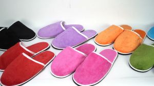 รองเท้าแบบฟรีไซส์ สามารถสวมใส่ในบ้าน ใส่ในออฟฟิต หรือใส่ในห้องนอน รองเท้าสลิปเปอร์ผ้าขน