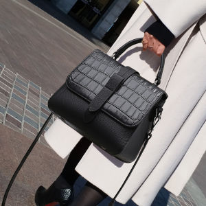 ITCFASHONK Fashion Motorcycle Style Womens Shoulder Bag Commuter Handbag Crossbody Bag Simple Design Leather Purse