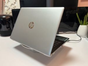 HP 13" Laptop Intel Core i5 8-Gen 8250u /Wifi/ Camera/For basic gaming work office use and online education 1-year warranty