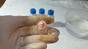 น้ำยาลอกผิวพระ ลอกรมดำพระเครื่อง เนื้อโลหะ ให้กลับมาเป็นเนื้อวัสดุเดิม ๆ