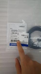 ใหม่และเป็นต้นฉบับ OMRON E3ZG-D62-S E3ZG-D81-S E3ZG-D82-S สวิทช์ตาแมว2เมตร E3ZG-D61 E3ZG-D61-S E3ZG-D82