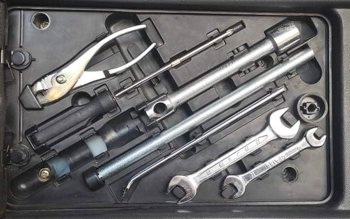 7 Pieces Pajero Tools for Mitsubishi Pajero Gen 2, 2.5 FM Fieldmaster