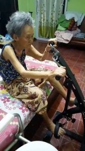 LIULIU MEI จักรยานมือปั่นเท้าปั่น อุปกรณ์สร้างกล้ามเนื้อ ลดน้ำหนัก น่อง กายภาพบำบัด มินิ เครื่องปั่นจักรยานออกกำลังกาย เครื่องออกกำลังกาย