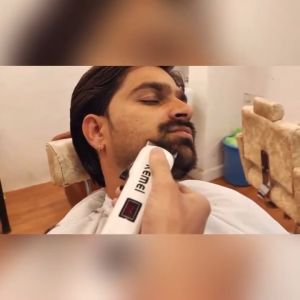 KEMEI ปัตตาเลี่ยนไร้สาย แบตเตอเลี่ยน ใบตัดไทเทเนียม ปัตตาเลี่ยนตัดผม มาพร้อมหวีรอง 4 ขนาด 361013 mm ใช้ได้ทั้งเด็กและผู้ใหญ่ ปัตเลี่ยนไรสาย ระดับช่างตัดผมมืออาชีพ แบตเตอเลี่ยนตัดผม