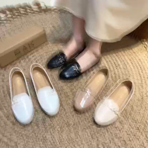 SAK Chic Ankle Boots with Square Toe and Flat Heel for Women SK-601