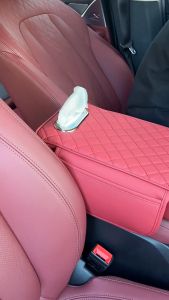 แผ่นรองกล่องที่วางแขนรถยนต์ แผ่นรองเบาะรองนั่งกล่องที่วางแขนควบคุมส่วนกลาง หนัง พร้อมกระเป๋าเก็บของ 2 ด้านและกล่องทิชชู่