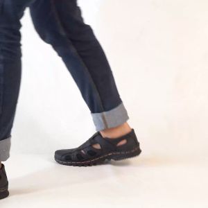 Sepatu Sendal Pria Kulit Closed Toe Like Fisherman Sandal 305