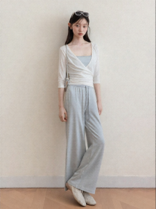 Cantonstory | White V-Neck 5/8 Sleeve Slimming Womens T-Shirt