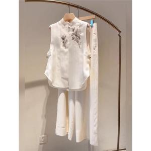 New Chinese Style Womens Fashionable White Vest Wide Leg Pants Two Piece Set Summer 2025 Elegant Appropriate Outfit
