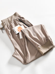 กางเกงลำลองชายผ้าโพลีเอสเตอร์และยางยืดสำหรับฤดูใบไม้ผลิและฤดูร้อน กางเกงขายาวทรงหลวมเอวกลาง กางเกงขายาวทรงหลวมสำหรับใส่ทำงานกลางแจ้ง