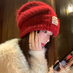 หมวกไหมพรมถักสีแดงสำหรับผู้หญิง หมวกฤดูใบไม้ร่วง/ฤดูหนาว หมวกทรงกลม ปกป้องหู อบอุ่น หมวกแฟชั่น หมวกผ้าฝ้าย