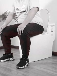 Foldable & Free-Assembly Toilet Safety Frame: A Strong Stability Solution