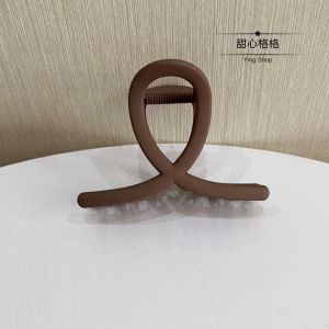 กิ๊บติดผมรูปฉลามขนาดกลางสำหรับผู้หญิง กิ๊บติดผมแบบหนีบสีเทาอ่อน ทรงเรียบง่าย สไตล์เกาหลี สำหรับผู้หญิง