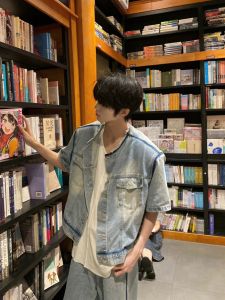 American Style Short Sleeve Denim Jacket Mens Summer Trendy No Collar Frayed Edge Short Coat Loose Fit Youth Casual