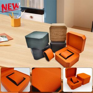 Watch Storage Box PU Single Watch Display Case Wristwatch Watch Holder Travel Jewelry Watch Organizer For Men Gift with Pillow