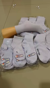 1โหล มี12คู่ ถุงเท้า ข้อสั้น สีขาวล้วน ผ้าหนานุ่มพิเศษ ใส่สบายเท้า มี 3 ไซส์ให้เลือก พร้อมส่ง