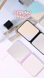 Harga Grosir - Cermin Portable Mini Travel Size Persegi Polos / Kaca Simple dan Fungsional