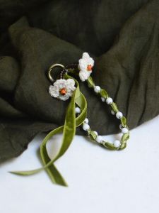 Handwoven Light Weight Practical Romantic Refreshing Green Color Mobile Phone Wrist Chain Flower Forest System Wooden Moon Gift